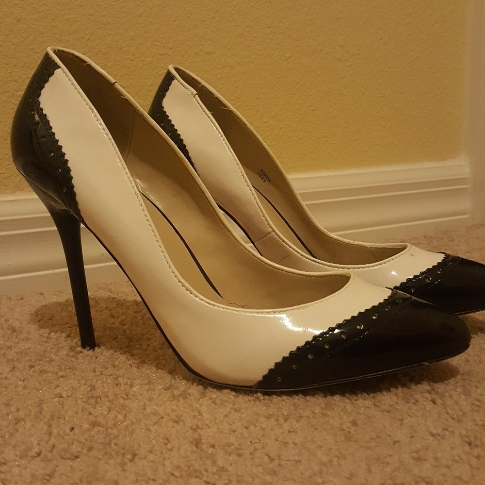 Spectator Pumps